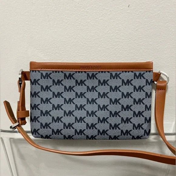 Michael Kors Monogram Leather
Fanny Pack Belt Bag - Picture 1 of 3